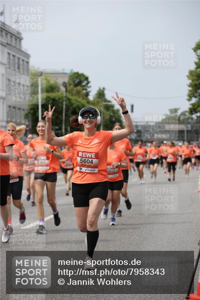15.06.2025 - REWE Women's Run Jannik Wohlers http://msf.ph/oto/7958343 15.06.2025 09:44:22 Laufen 5361, 5604, 5617 meine-sportfotos.de