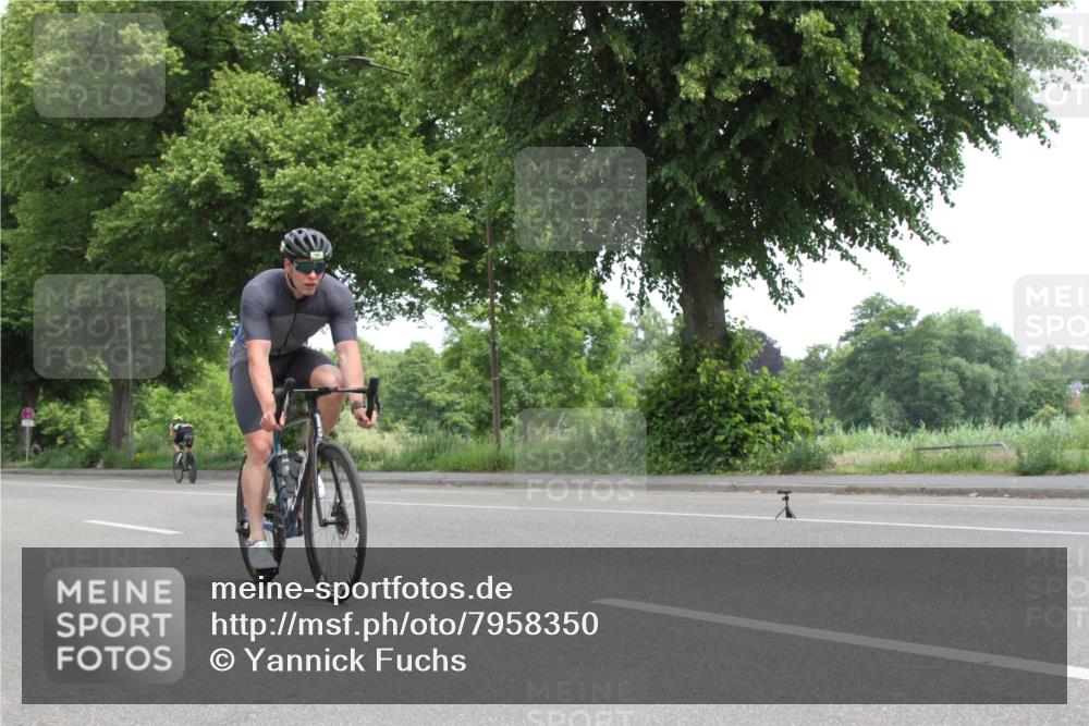 15.06.2025 - 7 Türme Triathlon Yannick Fuchs http://msf.ph/oto/7958350 15.06.2025 11:10:09 Radfahren  meine-sportfotos.de