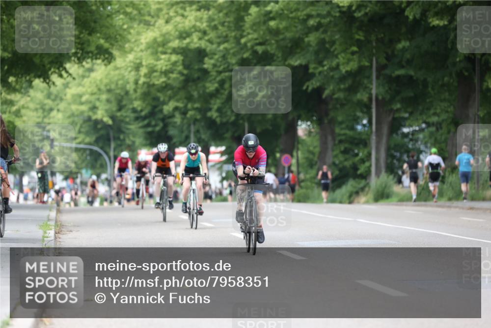 15.06.2025 - 7 Türme Triathlon Yannick Fuchs http://msf.ph/oto/7958351 15.06.2025 13:46:10 Radfahren 721, 932, 997, 1129 meine-sportfotos.de