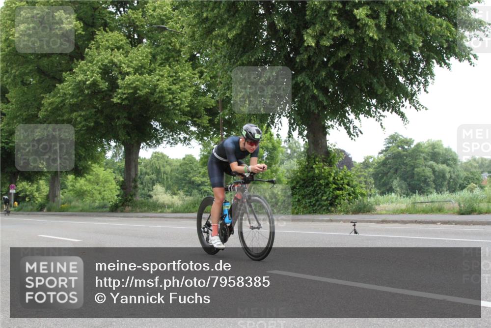15.06.2025 - 7 Türme Triathlon Yannick Fuchs http://msf.ph/oto/7958385 15.06.2025 11:10:40 Radfahren  meine-sportfotos.de