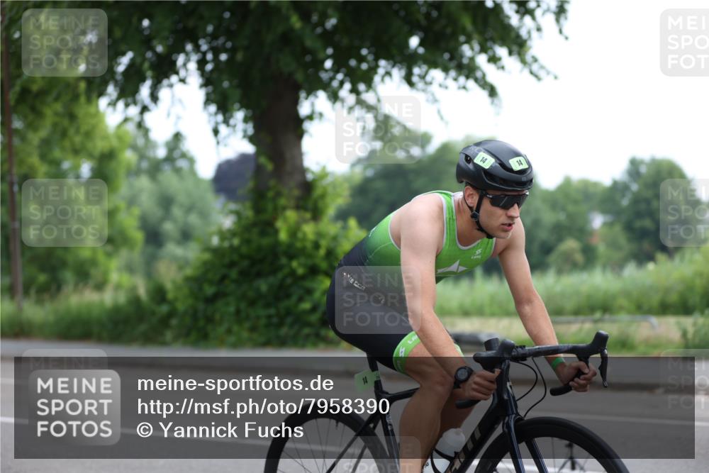 15.06.2025 - 7 Türme Triathlon Yannick Fuchs http://msf.ph/oto/7958390 15.06.2025 09:44:35 Radfahren 11, 12, 13, 14 meine-sportfotos.de