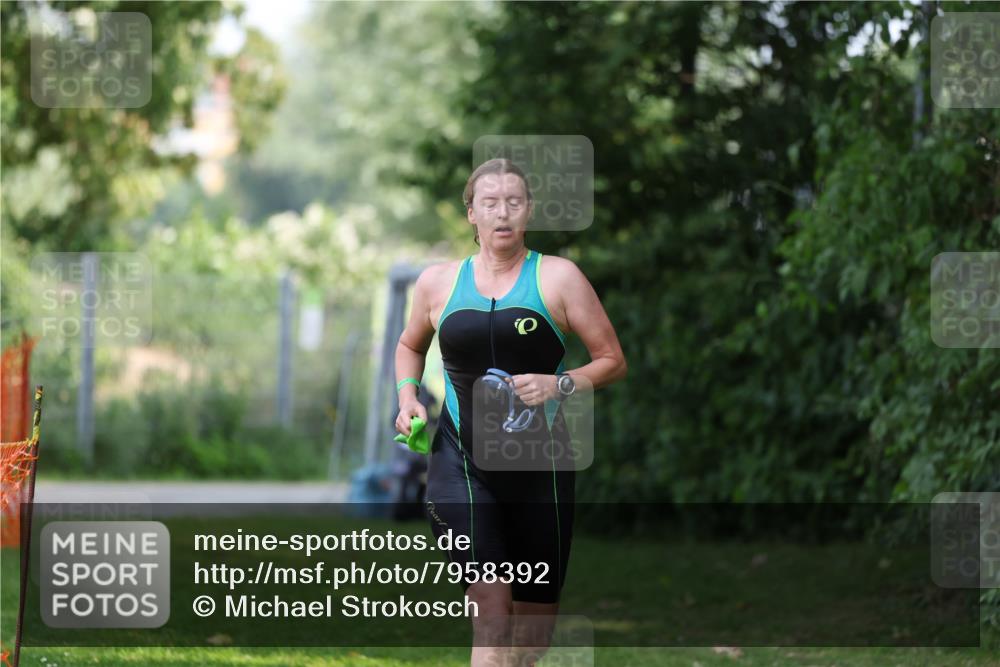 15.06.2025 - 7 Türme Triathlon Michael Strokosch http://msf.ph/oto/7958392 15.06.2025 12:39:47 Schwimmen 405, 484, 662 meine-sportfotos.de