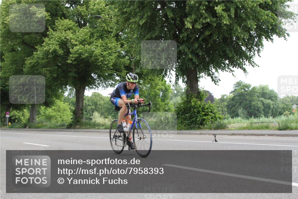 15.06.2025 - 7 Türme Triathlon Yannick Fuchs http://msf.ph/oto/7958393 15.06.2025 11:10:51 Radfahren  meine-sportfotos.de