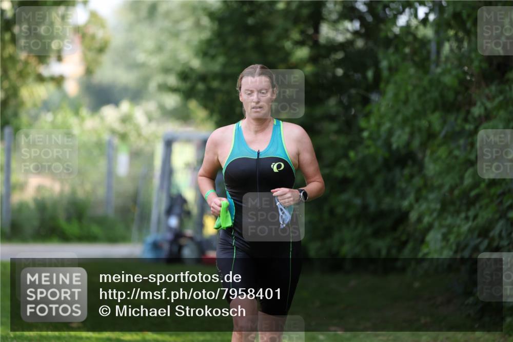 15.06.2025 - 7 Türme Triathlon Michael Strokosch http://msf.ph/oto/7958401 15.06.2025 12:39:48 Schwimmen 405, 484, 662 meine-sportfotos.de