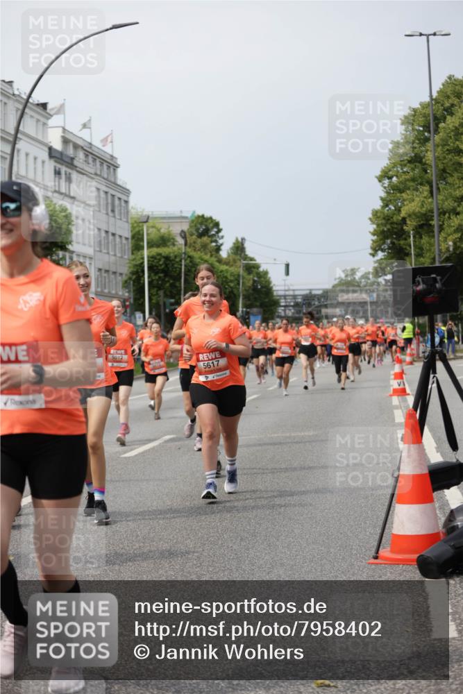 15.06.2025 - REWE Women's Run Jannik Wohlers http://msf.ph/oto/7958402 15.06.2025 09:44:24 Laufen 5012, 5672, 5617 meine-sportfotos.de