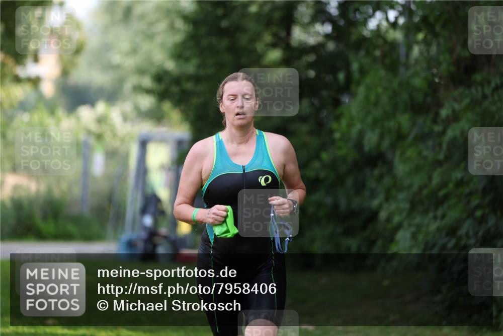 15.06.2025 - 7 Türme Triathlon Michael Strokosch http://msf.ph/oto/7958406 15.06.2025 12:39:48 Schwimmen 405, 484, 662 meine-sportfotos.de