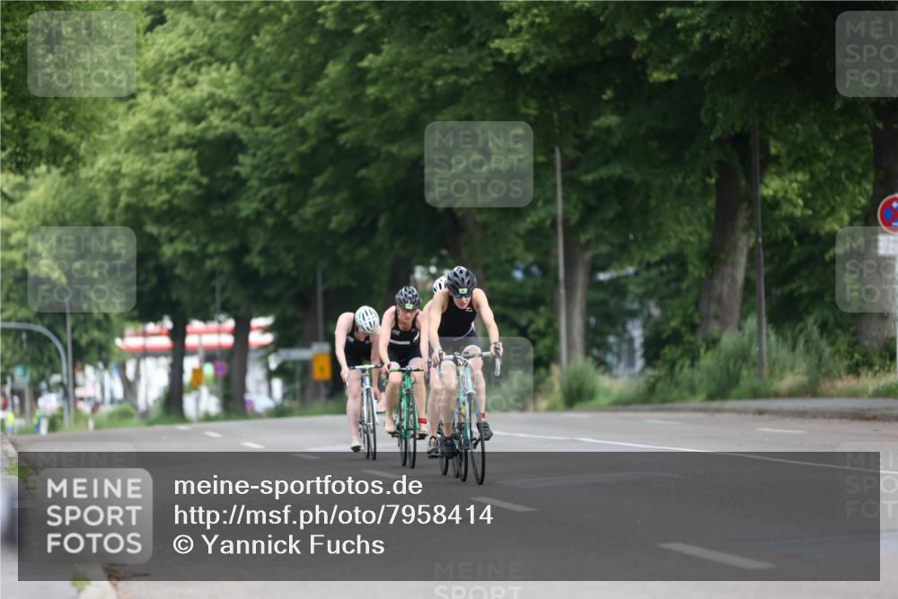 15.06.2025 - 7 Türme Triathlon Yannick Fuchs http://msf.ph/oto/7958414 15.06.2025 09:47:26 Radfahren 97, 99 meine-sportfotos.de