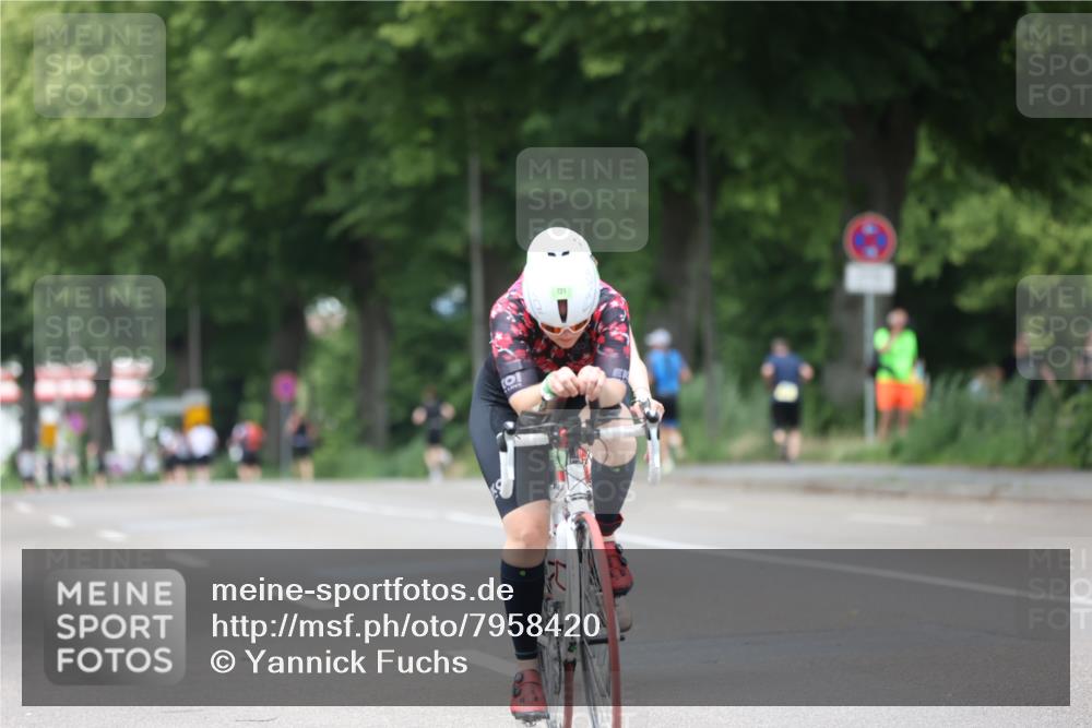 15.06.2025 - 7 Türme Triathlon Yannick Fuchs http://msf.ph/oto/7958420 15.06.2025 13:46:15 Radfahren 721, 906, 997, 1042, 1129 meine-sportfotos.de