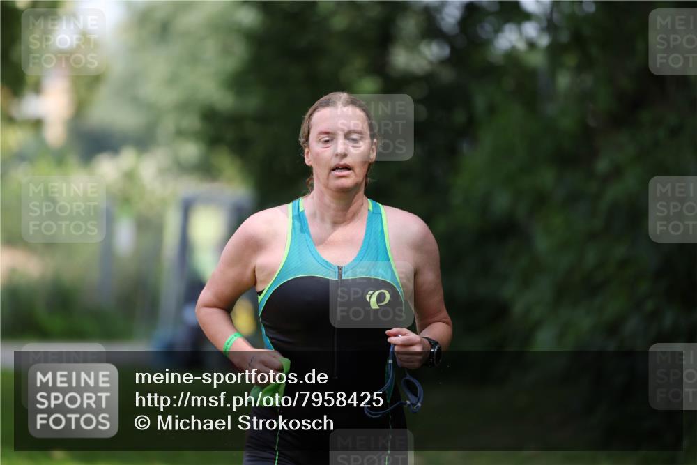 15.06.2025 - 7 Türme Triathlon Michael Strokosch http://msf.ph/oto/7958425 15.06.2025 12:39:49 Schwimmen 405, 484, 662 meine-sportfotos.de
