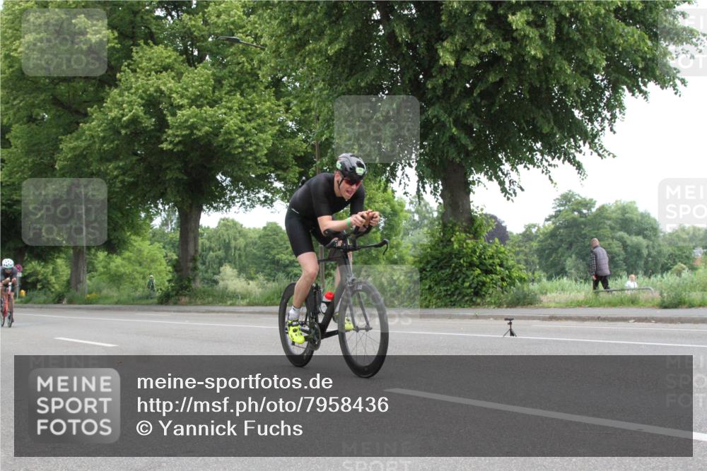15.06.2025 - 7 Türme Triathlon Yannick Fuchs http://msf.ph/oto/7958436 15.06.2025 11:11:33 Radfahren  meine-sportfotos.de