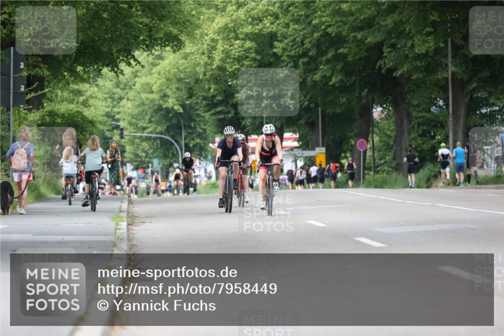 15.06.2025 - 7 Türme Triathlon Yannick Fuchs http://msf.ph/oto/7958449 15.06.2025 13:46:18 Radfahren 721, 790, 906, 1042 meine-sportfotos.de