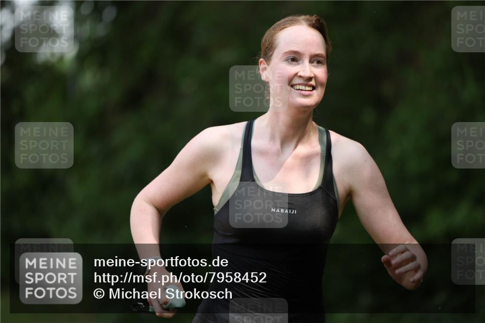 15.06.2025 - 7 Türme Triathlon Michael Strokosch http://msf.ph/oto/7958452 15.06.2025 12:39:58 Schwimmen 405, 484, 588 meine-sportfotos.de