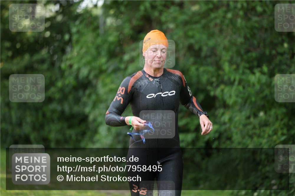 15.06.2025 - 7 Türme Triathlon Michael Strokosch http://msf.ph/oto/7958495 15.06.2025 12:40:14 Schwimmen 549, 588 meine-sportfotos.de