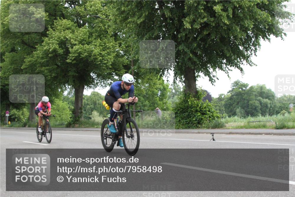 15.06.2025 - 7 Türme Triathlon Yannick Fuchs http://msf.ph/oto/7958498 15.06.2025 11:11:47 Radfahren  meine-sportfotos.de