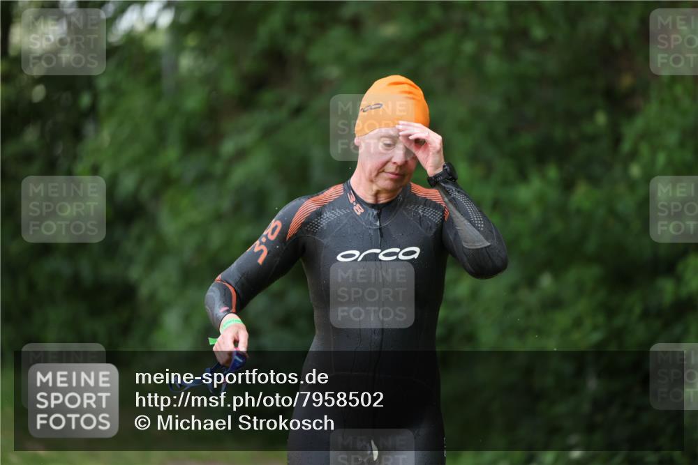 15.06.2025 - 7 Türme Triathlon Michael Strokosch http://msf.ph/oto/7958502 15.06.2025 12:40:14 Schwimmen 549, 588 meine-sportfotos.de
