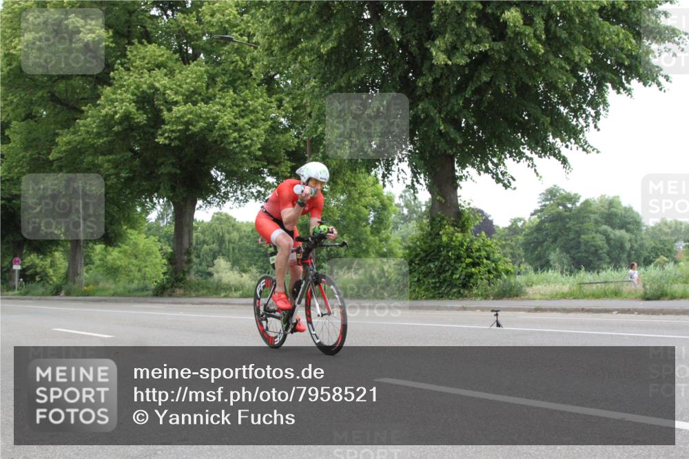 15.06.2025 - 7 Türme Triathlon Yannick Fuchs http://msf.ph/oto/7958521 15.06.2025 11:11:57 Radfahren  meine-sportfotos.de