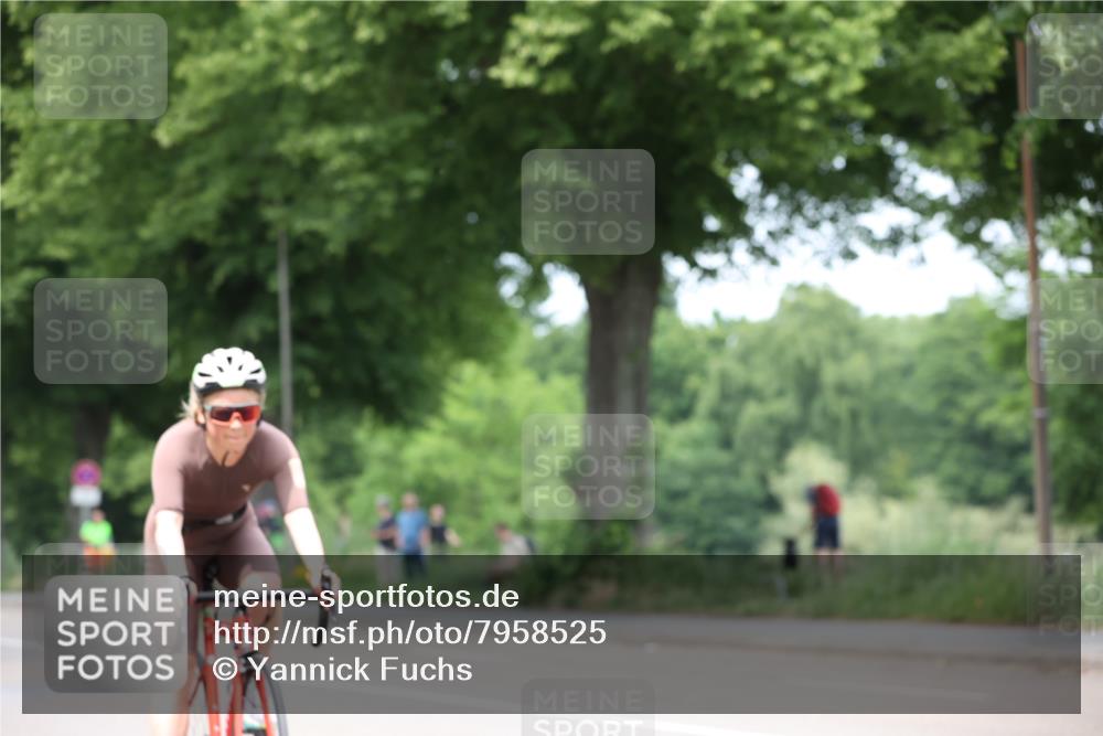 15.06.2025 - 7 Türme Triathlon Yannick Fuchs http://msf.ph/oto/7958525 15.06.2025 13:46:22 Radfahren 790, 906, 1042, 1126, 1161 meine-sportfotos.de