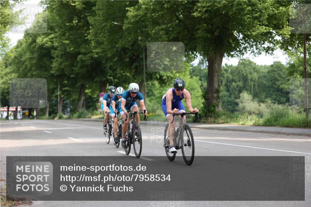 15.06.2025 - 7 Türme Triathlon Yannick Fuchs http://msf.ph/oto/7958534 15.06.2025 09:47:52 Radfahren 81, 84 meine-sportfotos.de