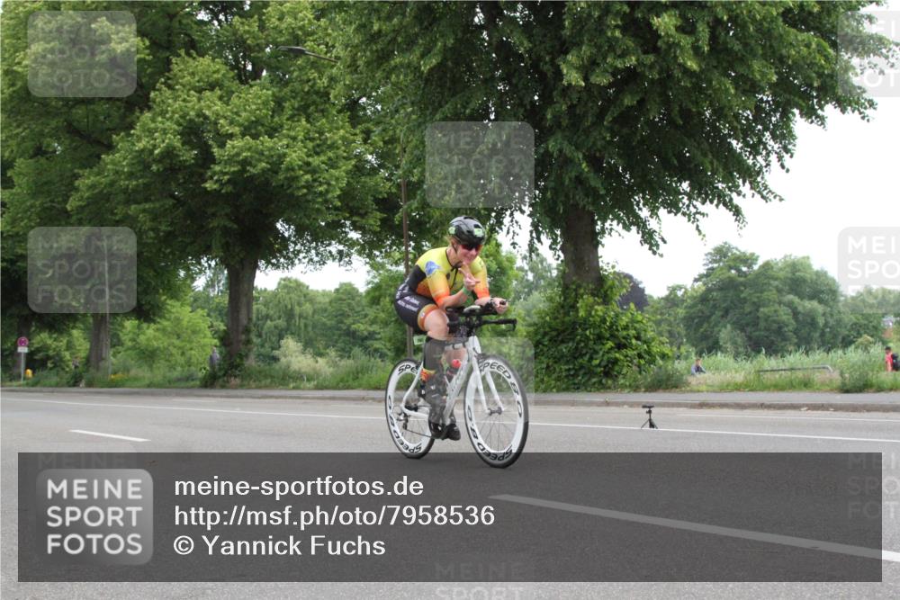 15.06.2025 - 7 Türme Triathlon Yannick Fuchs http://msf.ph/oto/7958536 15.06.2025 11:12:17 Radfahren  meine-sportfotos.de