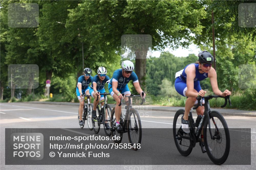 15.06.2025 - 7 Türme Triathlon Yannick Fuchs http://msf.ph/oto/7958548 15.06.2025 09:47:52 Radfahren 81, 84 meine-sportfotos.de
