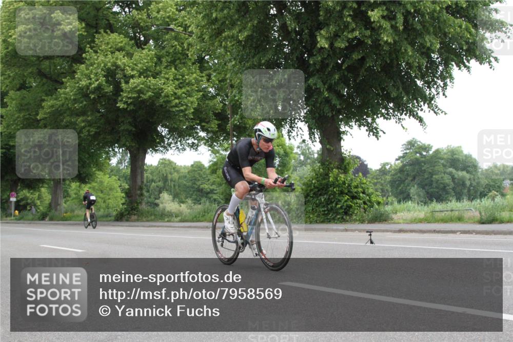 15.06.2025 - 7 Türme Triathlon Yannick Fuchs http://msf.ph/oto/7958569 15.06.2025 11:12:59 Radfahren  meine-sportfotos.de