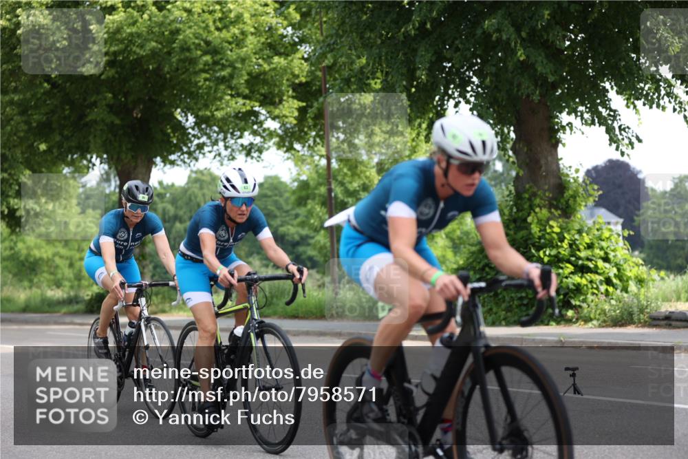 15.06.2025 - 7 Türme Triathlon Yannick Fuchs http://msf.ph/oto/7958571 15.06.2025 09:47:53 Radfahren 81, 84 meine-sportfotos.de
