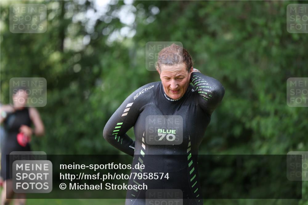 15.06.2025 - 7 Türme Triathlon Michael Strokosch http://msf.ph/oto/7958574 15.06.2025 12:40:29 Schwimmen 512, 549 meine-sportfotos.de