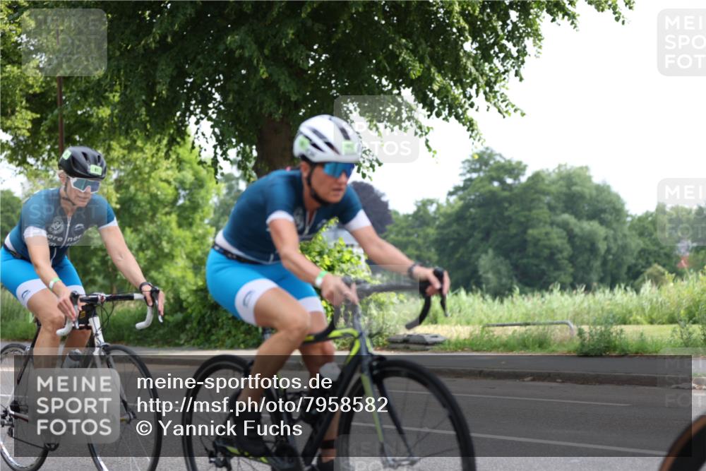 15.06.2025 - 7 Türme Triathlon Yannick Fuchs http://msf.ph/oto/7958582 15.06.2025 09:47:53 Radfahren 81, 84 meine-sportfotos.de