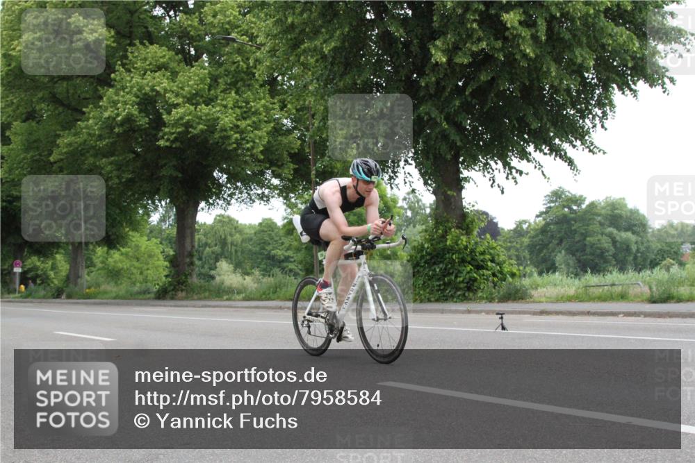 15.06.2025 - 7 Türme Triathlon Yannick Fuchs http://msf.ph/oto/7958584 15.06.2025 11:13:06 Radfahren  meine-sportfotos.de