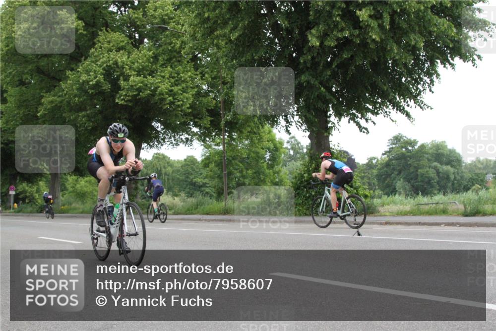 15.06.2025 - 7 Türme Triathlon Yannick Fuchs http://msf.ph/oto/7958607 15.06.2025 11:13:17 Radfahren  meine-sportfotos.de