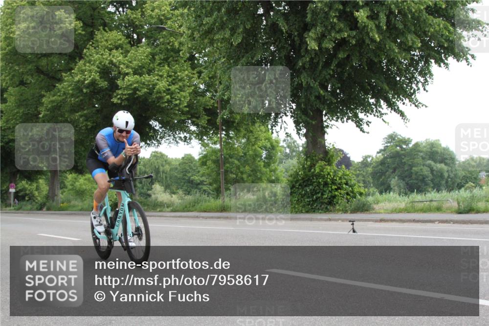 15.06.2025 - 7 Türme Triathlon Yannick Fuchs http://msf.ph/oto/7958617 15.06.2025 11:13:22 Radfahren  meine-sportfotos.de