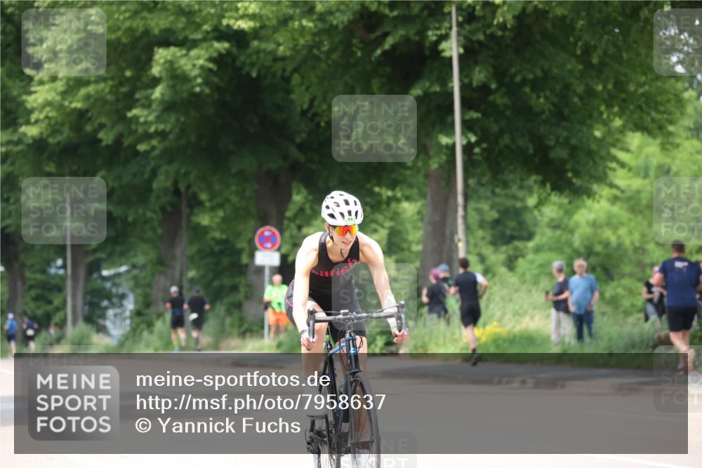 15.06.2025 - 7 Türme Triathlon Yannick Fuchs http://msf.ph/oto/7958637 15.06.2025 13:46:32 Radfahren 453, 813, 1161 meine-sportfotos.de