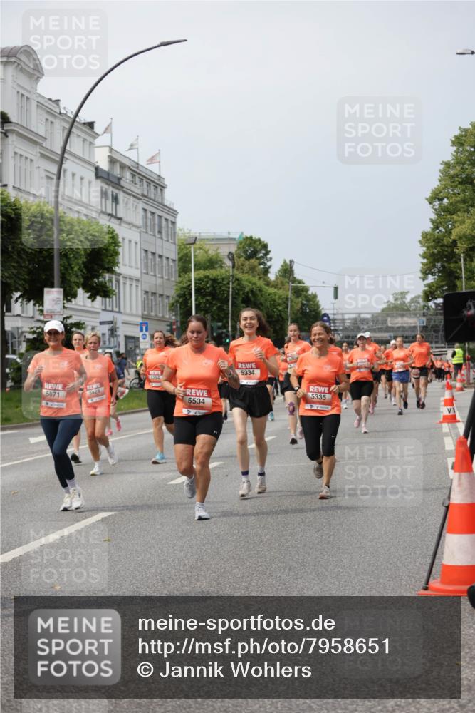 15.06.2025 - REWE Women's Run Jannik Wohlers http://msf.ph/oto/7958651 15.06.2025 09:44:29 Laufen 5071, 5428, 5294, 5334, 5335, 5534 meine-sportfotos.de