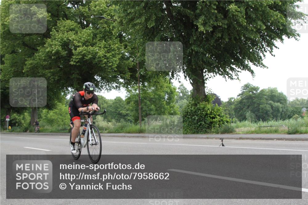 15.06.2025 - 7 Türme Triathlon Yannick Fuchs http://msf.ph/oto/7958662 15.06.2025 11:13:44 Radfahren  meine-sportfotos.de