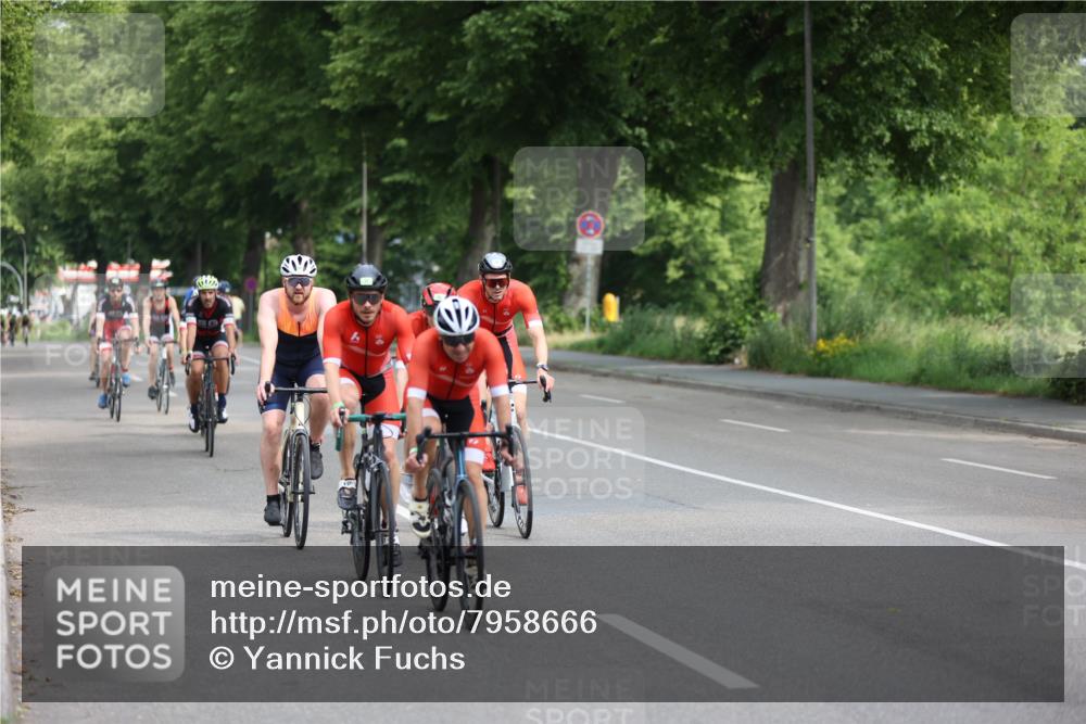 15.06.2025 - 7 Türme Triathlon Yannick Fuchs http://msf.ph/oto/7958666 15.06.2025 09:48:36 Radfahren 31, 33, 34, 35, 71, 74, 75, 101, 104 meine-sportfotos.de