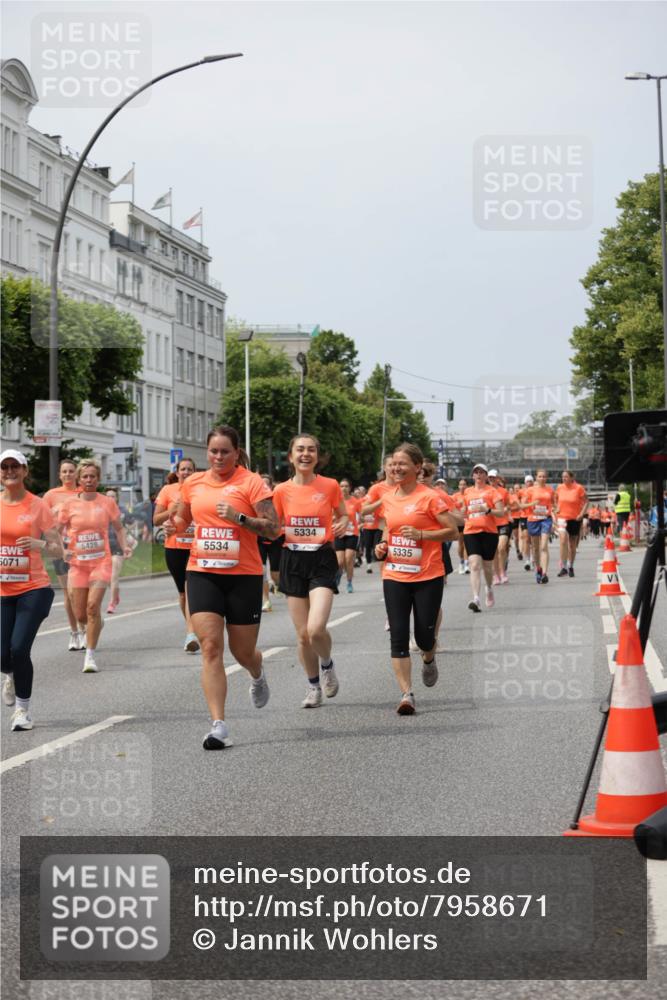 15.06.2025 - REWE Women's Run Jannik Wohlers http://msf.ph/oto/7958671 15.06.2025 09:44:29 Laufen 5334, 5335, 5071, 5428, 5534 meine-sportfotos.de