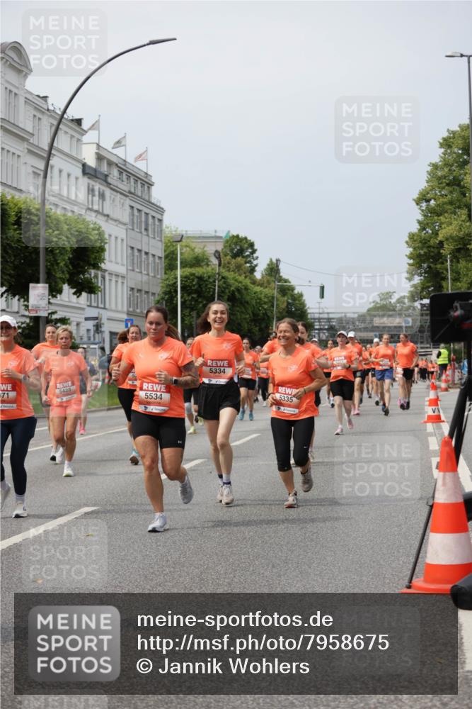 15.06.2025 - REWE Women's Run Jannik Wohlers http://msf.ph/oto/7958675 15.06.2025 09:44:29 Laufen 71, 5428, 5534, 5334, 5335 meine-sportfotos.de