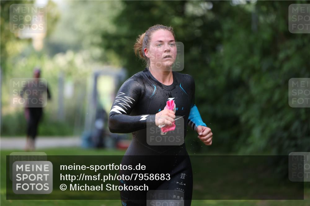 15.06.2025 - 7 Türme Triathlon Michael Strokosch http://msf.ph/oto/7958683 15.06.2025 12:41:02 Schwimmen 462, 487 meine-sportfotos.de