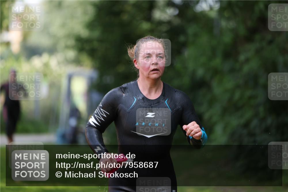 15.06.2025 - 7 Türme Triathlon Michael Strokosch http://msf.ph/oto/7958687 15.06.2025 12:41:02 Schwimmen 462, 487 meine-sportfotos.de