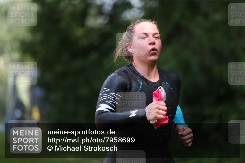 15.06.2025 - 7 Türme Triathlon Michael Strokosch http://msf.ph/oto/7958699 15.06.2025 12:41:03 Schwimmen 462, 487 meine-sportfotos.de
