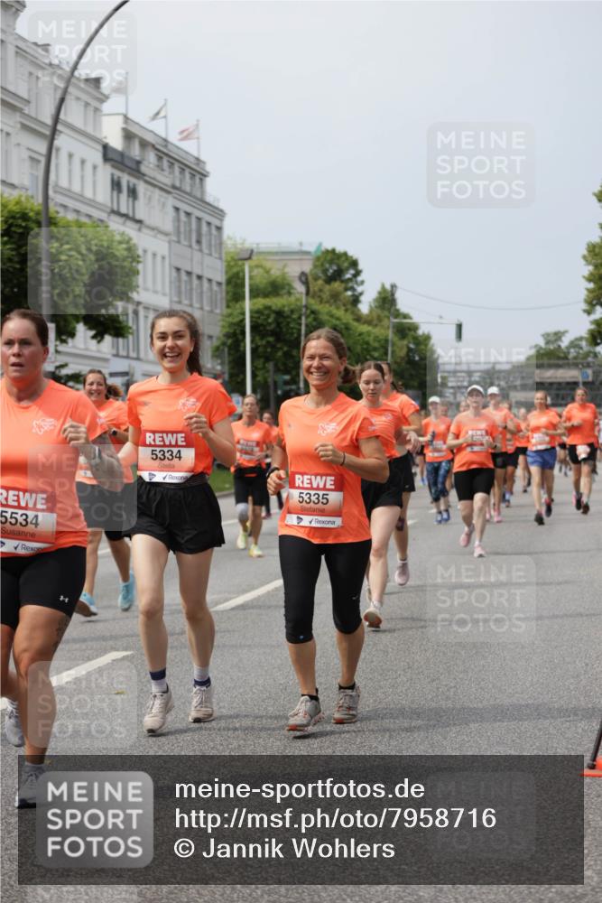 15.06.2025 - REWE Women's Run Jannik Wohlers http://msf.ph/oto/7958716 15.06.2025 09:44:30 Laufen 5534, 5334, 1978, 5335 meine-sportfotos.de