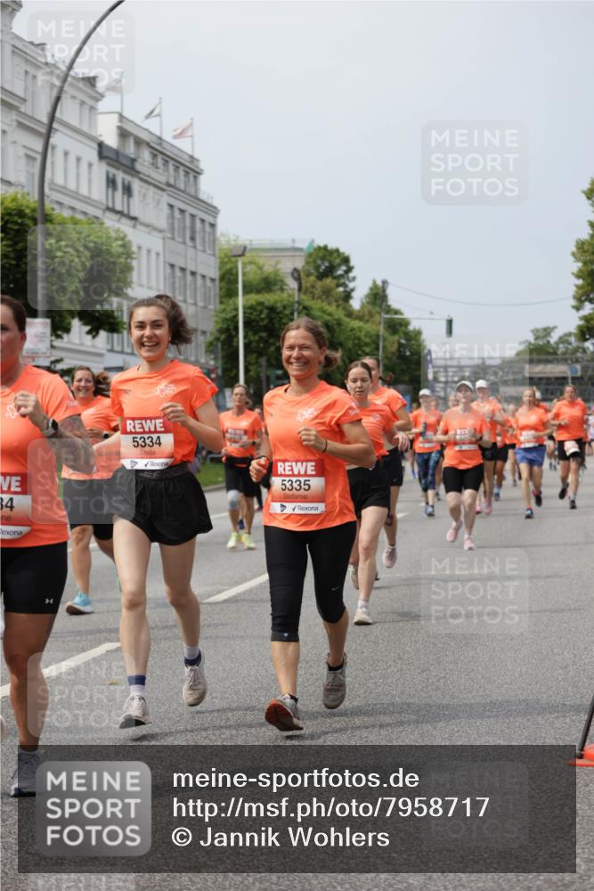 15.06.2025 - REWE Women's Run Jannik Wohlers http://msf.ph/oto/7958717 15.06.2025 09:44:31 Laufen 384, 3, 5334, 5335 meine-sportfotos.de