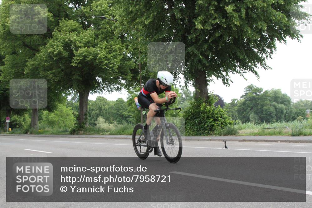 15.06.2025 - 7 Türme Triathlon Yannick Fuchs http://msf.ph/oto/7958721 15.06.2025 11:14:38 Radfahren  meine-sportfotos.de