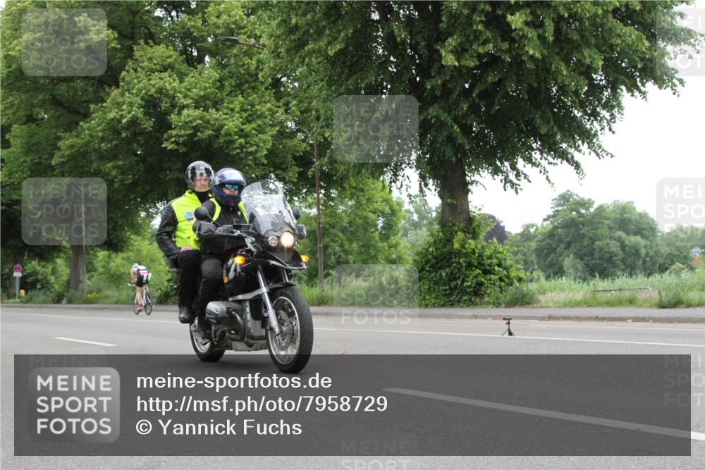 15.06.2025 - 7 Türme Triathlon Yannick Fuchs http://msf.ph/oto/7958729 15.06.2025 11:14:41 Radfahren  meine-sportfotos.de