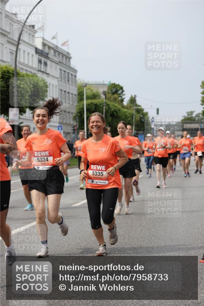 15.06.2025 - REWE Women's Run Jannik Wohlers http://msf.ph/oto/7958733 15.06.2025 09:44:31 Laufen 5334, 5335 meine-sportfotos.de