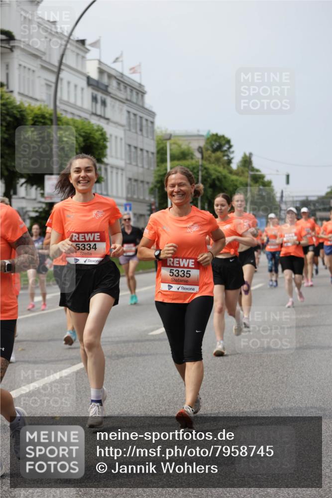 15.06.2025 - REWE Women's Run Jannik Wohlers http://msf.ph/oto/7958745 15.06.2025 09:44:31 Laufen 5334, 5335 meine-sportfotos.de