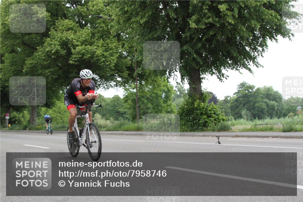 15.06.2025 - 7 Türme Triathlon Yannick Fuchs http://msf.ph/oto/7958746 15.06.2025 11:14:58 Radfahren  meine-sportfotos.de