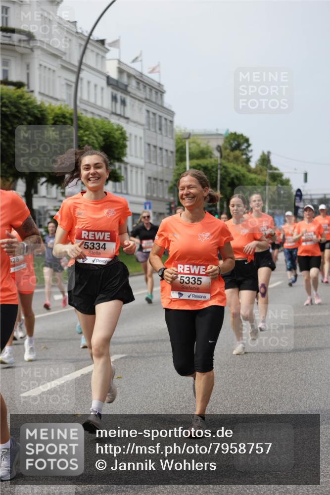 15.06.2025 - REWE Women's Run Jannik Wohlers http://msf.ph/oto/7958757 15.06.2025 09:44:31 Laufen 428, 5334, 5335 meine-sportfotos.de