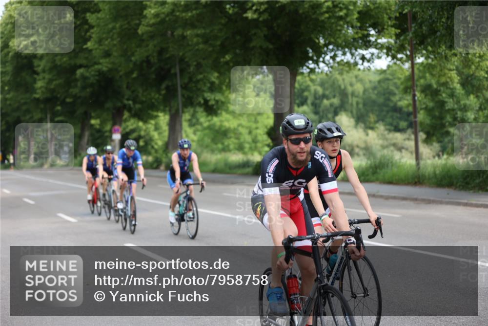 15.06.2025 - 7 Türme Triathlon Yannick Fuchs http://msf.ph/oto/7958758 15.06.2025 09:48:39 Radfahren 31, 33, 34, 35, 71, 74, 75, 101, 104 meine-sportfotos.de