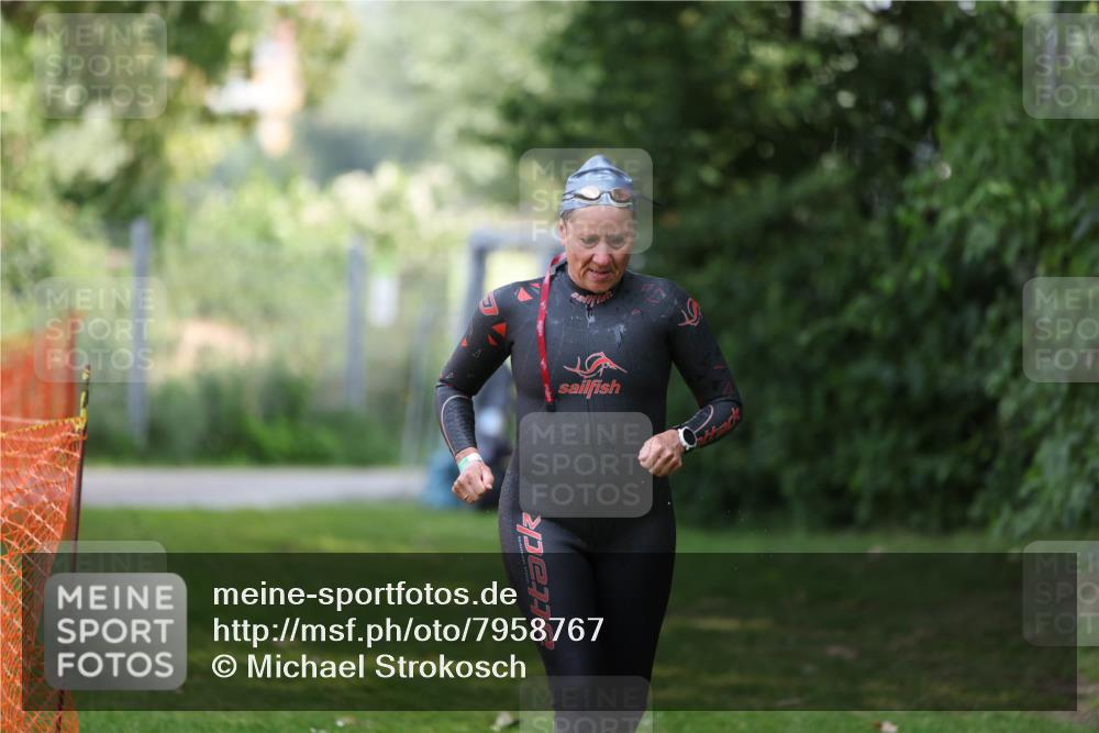 15.06.2025 - 7 Türme Triathlon Michael Strokosch http://msf.ph/oto/7958767 15.06.2025 12:41:08 Schwimmen 462, 487 meine-sportfotos.de